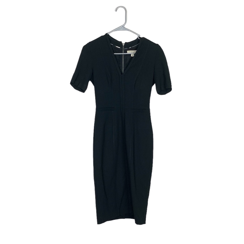 Burberry london black dress size 2 calf trim shoulder notches classy old money